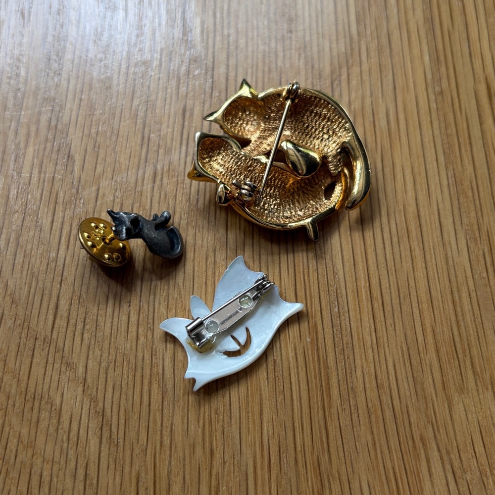 Vintage Cat Pins - Picture 4 of 4